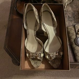 Gucci Horsebit Brown and Beige Heels. Size 10.5